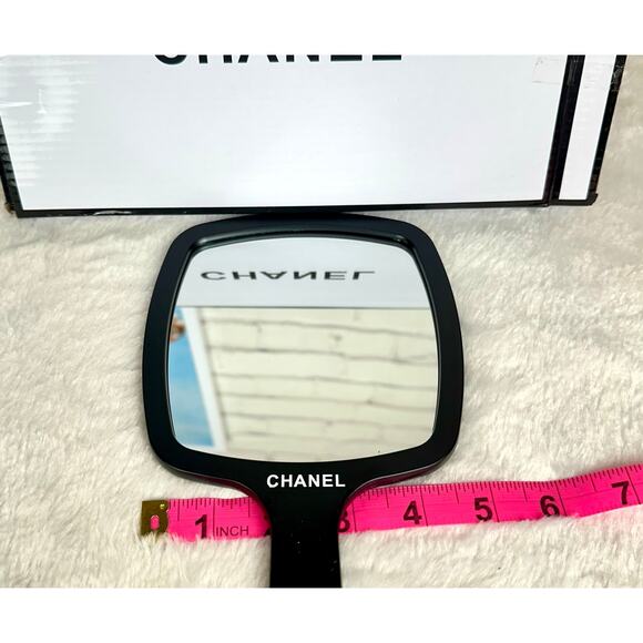 Chanel Handheld Beauty line Mirror - Picture 4 of 4